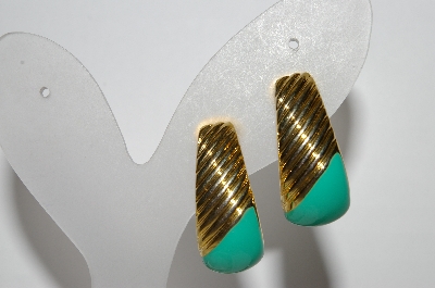 +MBA #94-142  "Vintage Goldtone & Green Enamel Clip On Earrings"