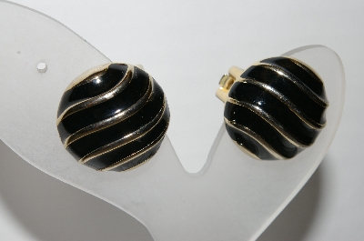 +MBA #94-149  "Vintage Goldtone Black Enameled Clip On Earrings"