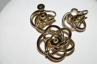+MBA #E44-154   "Vintage Gold Tone Signed Pin & Earring Set"