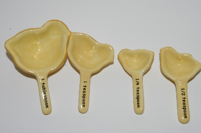 +MBA #E47-140   "Cozy Chicks Stoneware 5 Piece Measuring Spoon Set With Holder"