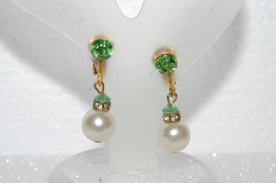 +MBA #E55-067   "Vintage Gold Tone Faux Pearl Clip On Earrings"