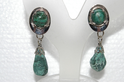 +MBA #E56-167   "Vintage Silvertone Green Gemstone Screw Back Earrings"
