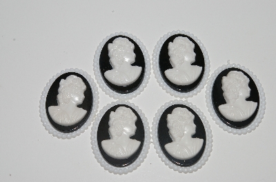 +MBA #S25-066   Lot Of 6 Black & White Acrylic Cameos"