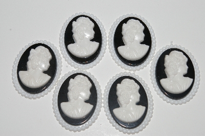 +MBA #S25-066   Lot Of 6 Black & White Acrylic Cameos"
