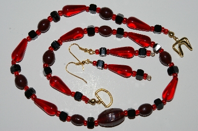 +MBA #B1-047   "Fancy Red & Black Glass Bead Necklace & Earrings Set"