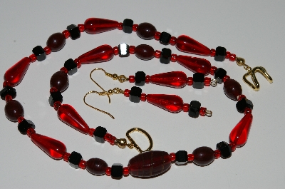 +MBA #B1-047   "Fancy Red & Black Glass Bead Necklace & Earrings Set"