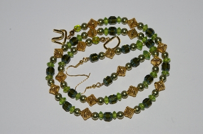 +MBA #B2-033  "Vintage Green Glass Bead & Pearl Necklace & Earring Set"