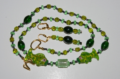 +MBA #B3-028  "Green Glass bead & Crystal Fish Necklace & Earring Set"