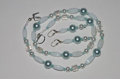 +MBA #B3-021  "White Milk Glass & Clear Glass Bead & Pearl Necklace & Earring Set"