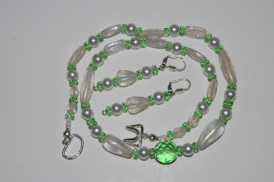 +MBA #B3-097  "Tranlucent Clear Glass Bead,Green Crystal & Pearl Necklace & Earring Set"
