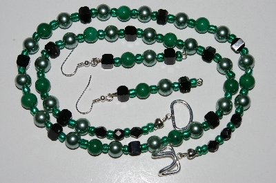+MBA #B6- 031  "Green Gemstone, Black Glass & Pearl Necklace & Matching Earring Set"
