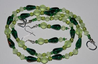 +MBA #B6-087  "Fancy Green Glass Bead Necklace & Earring Set"
