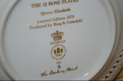 + The 12 Rose Plates "Queen Elizabeth" 1979
