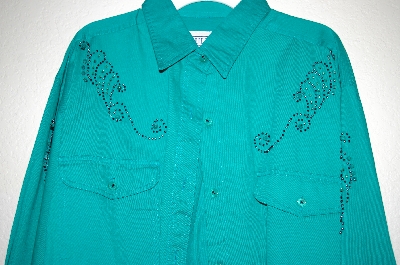 +MBAHB #25-010  "Full Steam Green Bead & Gemstone Shirt"