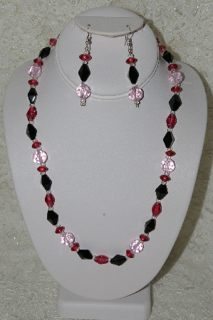 +MBAHB #33-039  "Black Glass, Cranberry Glass & Pink faceted Glass Bead Necklace & Matching Earring Set"