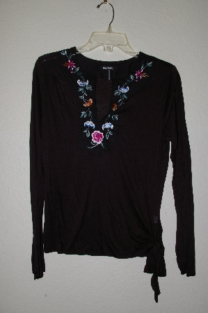 +MBADG #31-517   "Daisy Fuentes Black Light Weight Embroidered Top"