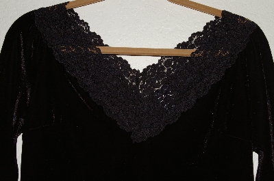 +MBADG #31-565  "Boston Proper Black Velvet Top With Fancy Lace Neckline"