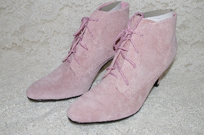 +MBAB #29-211  "Newport News Pink Suede English Rose Lace Up Pumps"