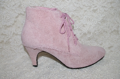 +MBAB #29-211  "Newport News Pink Suede English Rose Lace Up Pumps"