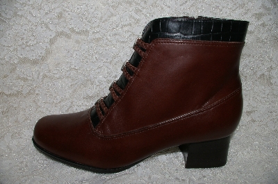 +MBAB #29-297  "London Fog Weatherproof Brown Leather Ankle Boots With Sidezip Closure"