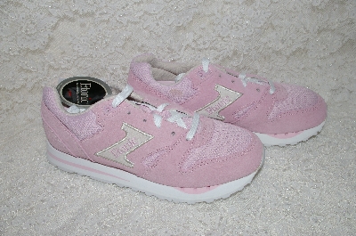 +MBAB #29-181  "Etonic Suede & Nylon Lace Up Comfort Walking Shoes"