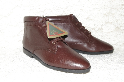 +MBAB #29-058  "Daness Chocolate Brown Leather Walking Shoes"