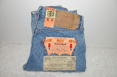 +MBAB #99-238  Levi's Origional 501 Pre-Shrunk Light Denim 29x32  Jeans For Women"