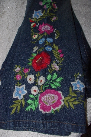 +MBANF #392   "Size 6/ 32" Long  "Boston Proper Fancy Floral Embroidered Jeans"